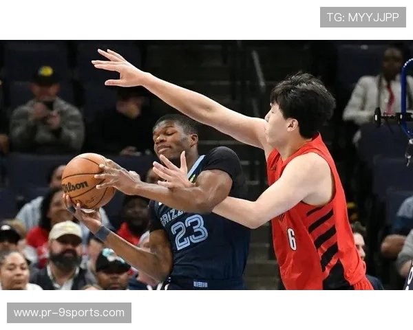 开拓者悲催败给灰熊，杨瀚森仍在努力突破